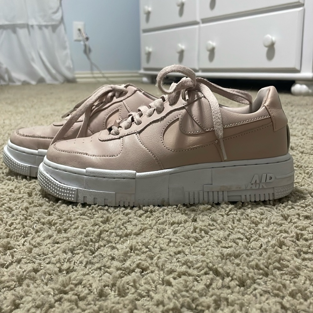 Nike pink shoes